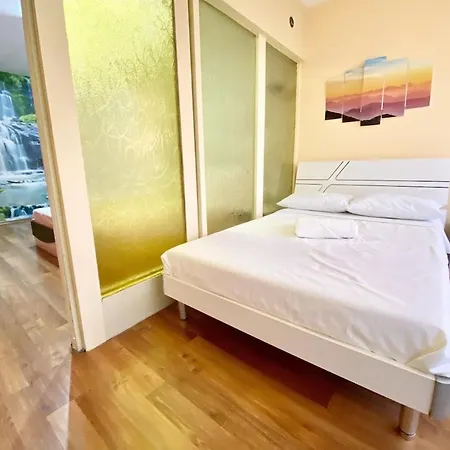 Chaika 29 - 3bd For 5 People, 10min From The Apartment