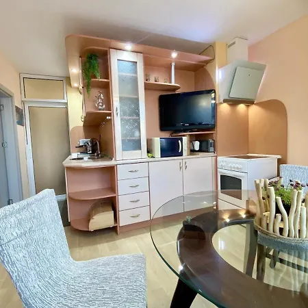 Apartment Chaika 29 - 3bd For 5 People, 10min From The